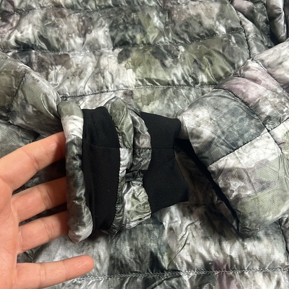 NWT CANADA GOOSE Women's Cypress PufferJacket in Camo Sagebrush print - Picture 9 of 15